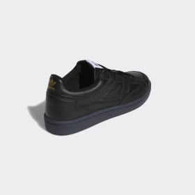 All black adidas hot sale skate shoes