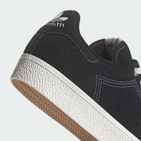 Stan smith best sale black gum sole