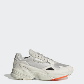 adidas falcon beige suela blanca