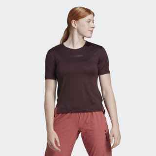Kód farby: Shadow Maroon