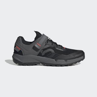 Color del artículo: Core Black / Grey Three / Red