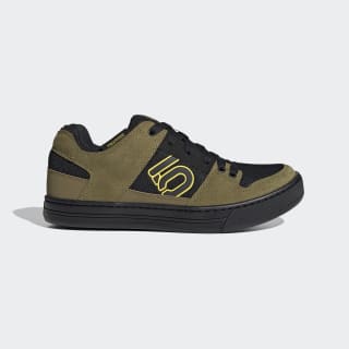 Couleur du produit : Hazy Yellow / Wild Moss / Core Black
