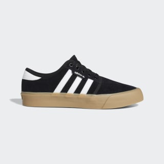 Product color: Core Black / Cloud White / Gum