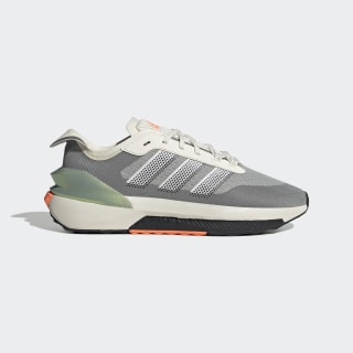 Kód barvy: Chalk White / Cloud White / Core Black