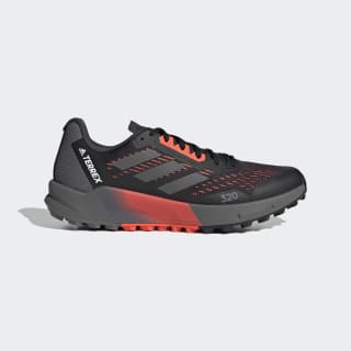 Farbe: Core Black / Grey Four / Cloud White