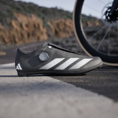 Trova abbigliamento e scarpe da ciclismo online adidas