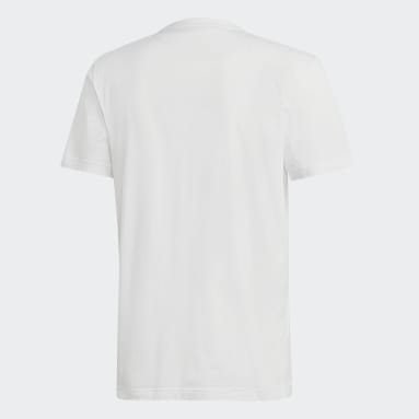 Playera Must Haves Badge of Sport Blanco Hombre essentials