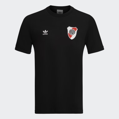 Remera River Plate Essentials Trifolio Negro Hombre Fútbol