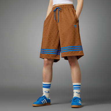 ผู้หญิง Originals สีน้ำตาล กางเกงขาสั้นลายโมโนแกรม BB Adicolor 70s