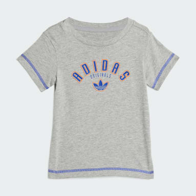 ชุดเสื้อยืดและกางเกงขาสั้นสำหรับเด็ก