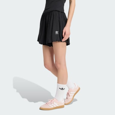 กางเกงขาสั้นขอบหยัก ESSENTIALS