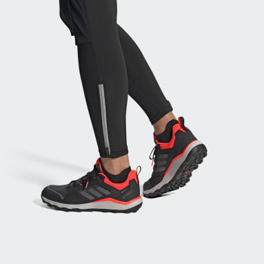 Muži TERREX černá Boty Tracerocker 2.0 GORE-TEX Trail Running