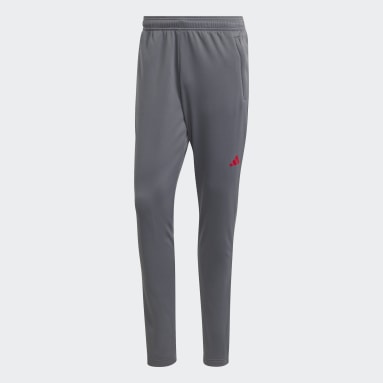 Train Essentials Seasonal Woven Training Pants
