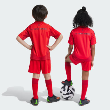 Mini kit principal 24/25 do FC Bayern München