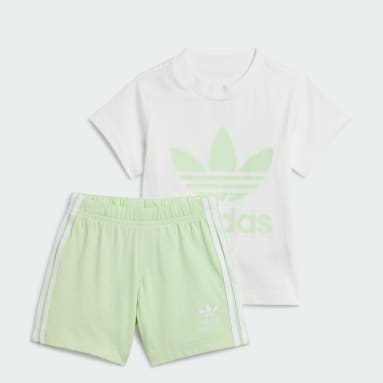 ชุดเสื้อยืดและกางเกงขาสั้น Trefoil