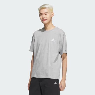 エッセンシャルズ プラス ルーズフィット スモールロゴ 半袖Tシャツ