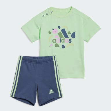 ชุดเสื้อยืดพิมพ์ลายทั้งตัวและกางเกง Essentials สำหรับเด็ก