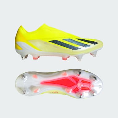 Vuela con las botas de fútbol con tacos de aluminio