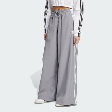 adidas グレー トラックパンツジャージ アディダス トラックパンツ（ジェンダーニュートラル） - グレー