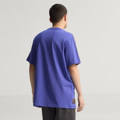 T-shirt con le icone della Terrazza del Manchester United