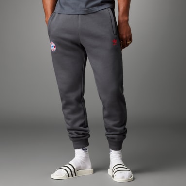 Pantalón Essentials Trefoil FC Bayern Gris Hombre Fútbol