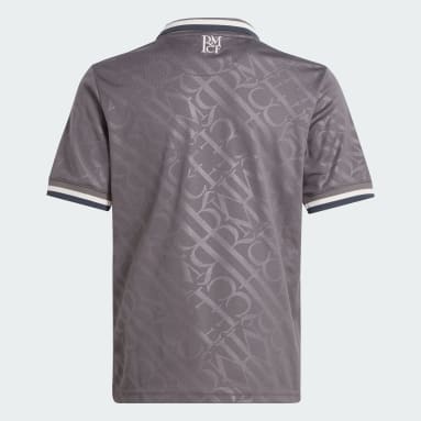 Scendi in campo con l abbigliamento da calcio adidas
