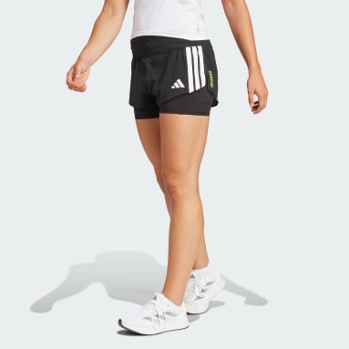 กางเกงวิ่งขาสั้นดีไซน์ทูอินวันแบบมีช่องเก็บเจล Adizero
