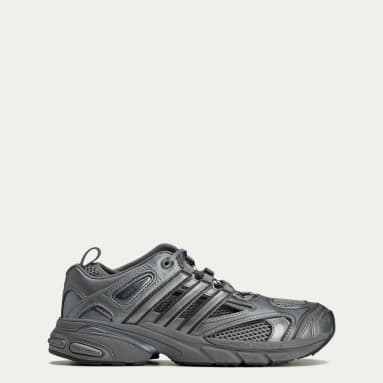 Adistar Pose Taqwa Bint Ali Shoes