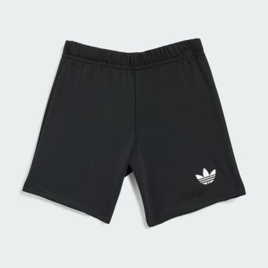 เสื้อยืดและกางเกงขาสั้นสำหรับเด็ก