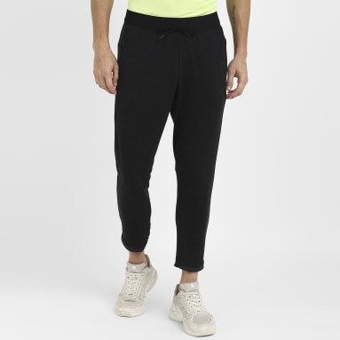 Men Training Black WELLBEING TRAINING PANTS