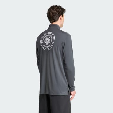 Power Graphic Quarter-Zip Top