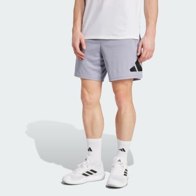 Shorts Train Essentials Logo
