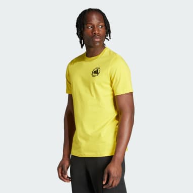 T-shirt grafica con adesivi sul calcio