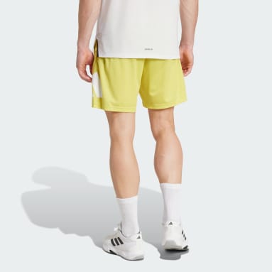 Shorts Train Essentials Logo