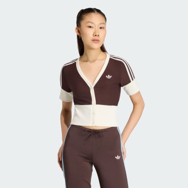 CAMISA COM GOLA V E BOTÕES