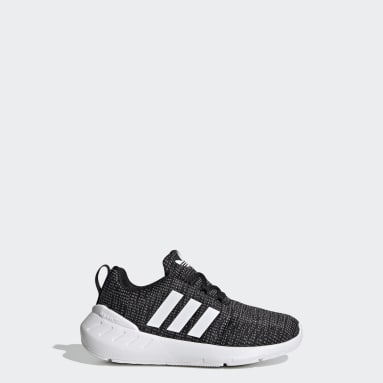 all black adidas women's swift run