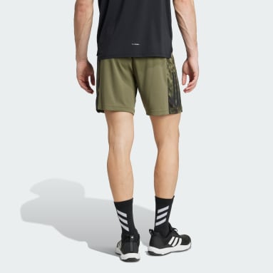Train Essentials Seasonal 3-Stripes Short
