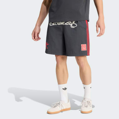 Originals One World Graphic Short