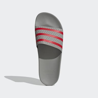 black gucci flip flops