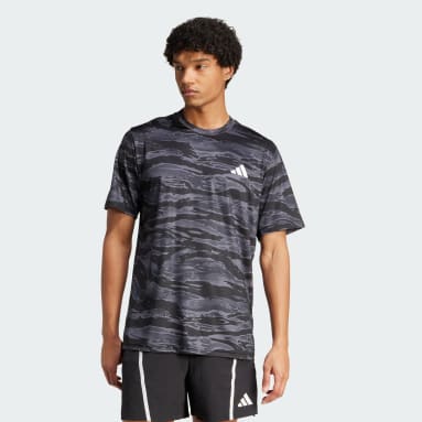 トレイン エッセンシャルズ カモ AOP 半袖Tシャツ