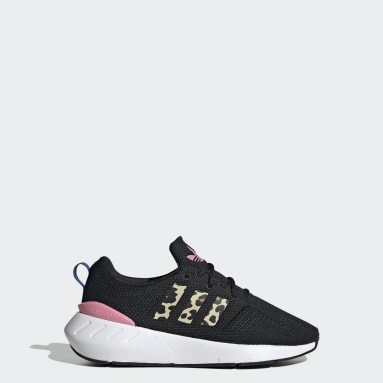 Youth Lifestyle Black Swift Run 22 Shoes