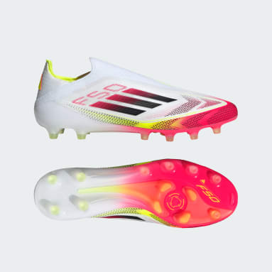 Trova scarpe da calcio per ogni tipo di superficie adidas