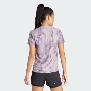 ผู้หญิง วิ่ง สีม่วง เสื้อยืดพิมพ์ลายทั้งตัว Ultimateadidas