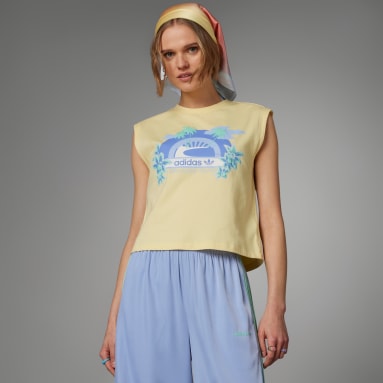 Dames Originals geel Island Club Sleeveless Graphic Shirt