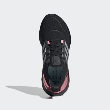 Women Running Black Ultraboost 22 Shoes