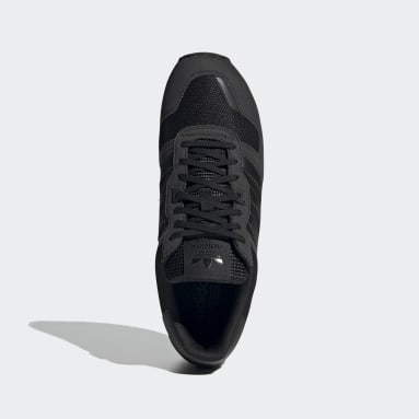 wipeable black trainers