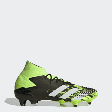 botas de futbol verdes