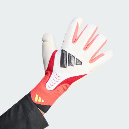 PREDATOR GOALKEEPER GLOVE PRO