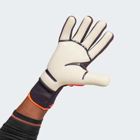 Predator Pro Goalkeeper Gloves