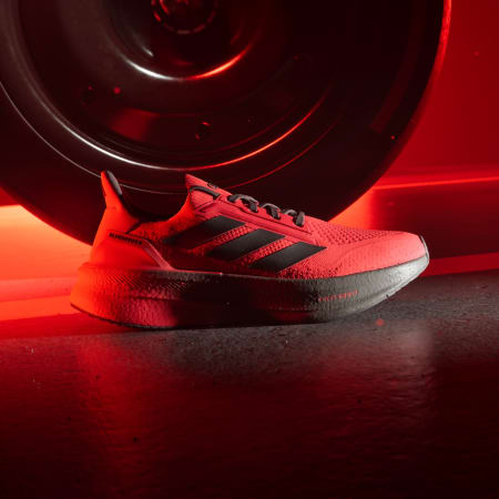 ULTRABOOST 5 AUDI F1 TEAM Shoes